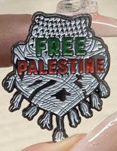 Free Palestine Scarf Badge