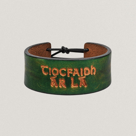 Tiocfaidh ár lá leather wristband
